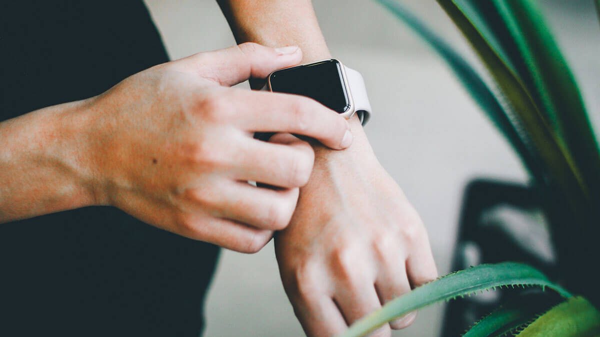 HOW TO BUY A SMARTWATCH