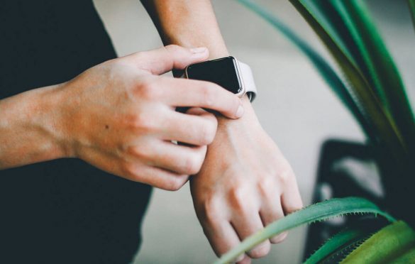 HOW TO BUY A SMARTWATCH